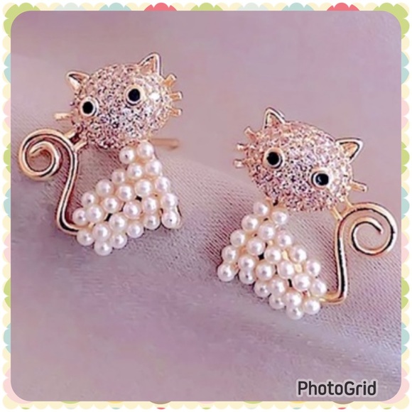 Jewelry - Cat Stud Earrings with Pearls & Crystals ~ NEW